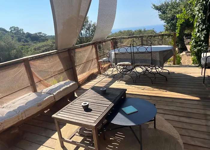 Maison Typique Corse Ecologique * Coti-Chiavari (Corsica)